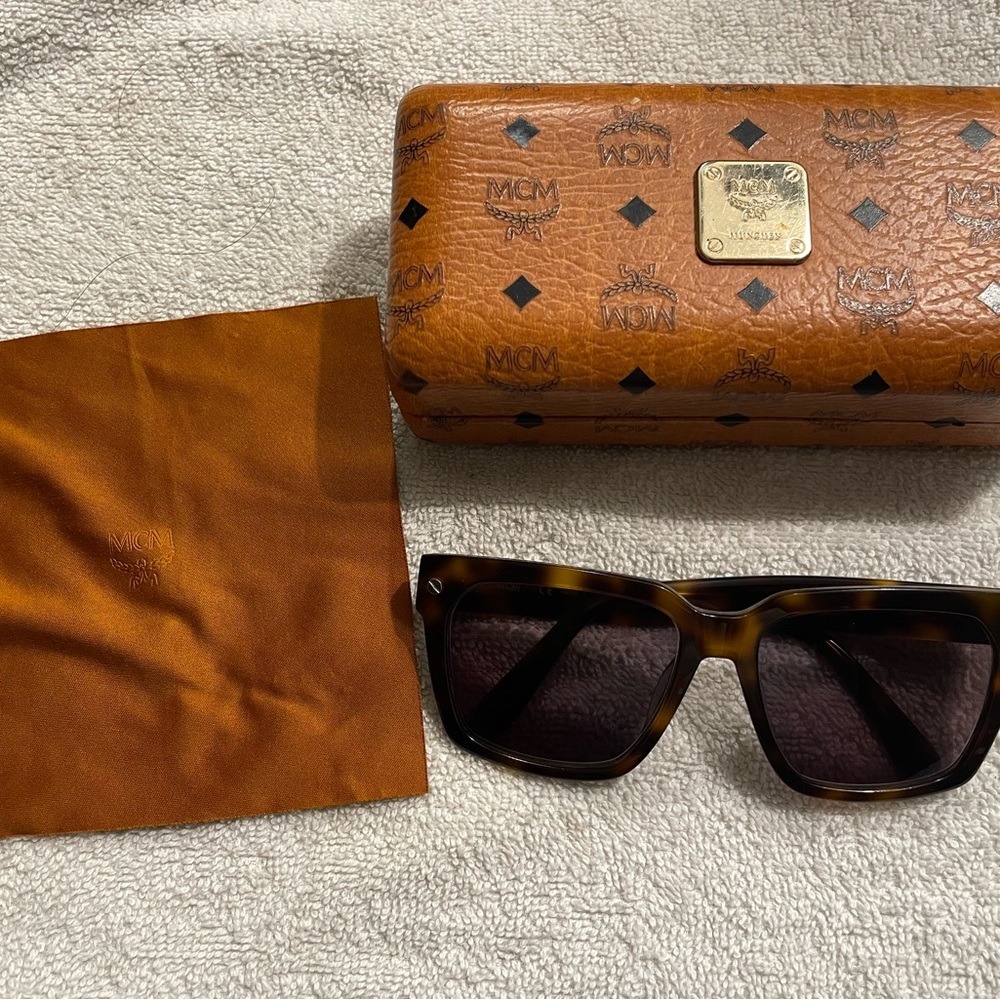 MCM SUNGLASSES